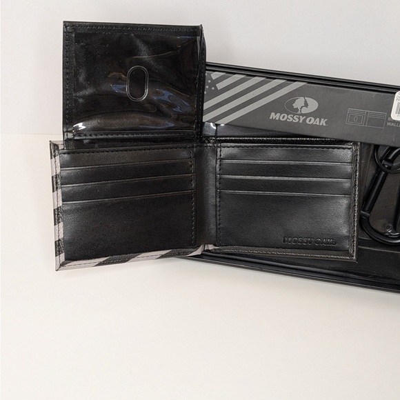 Mossy Oak Black Leather Bifold Wallet US Flag Carabiner Keychain Clip - Picture 5 of 8